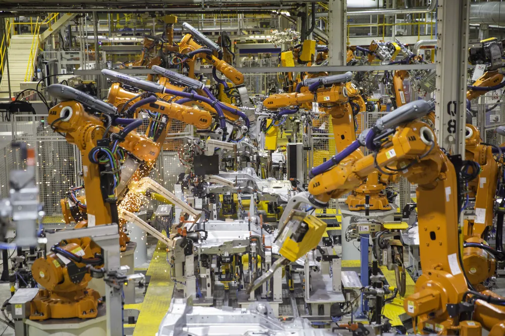 Land Rover Celebrates Production of First New Discovery Sport